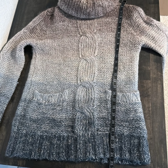 Gradient Cable Knit Wool Mohair Blend Turtleneck Sweater size medium - Picture 7 of 7